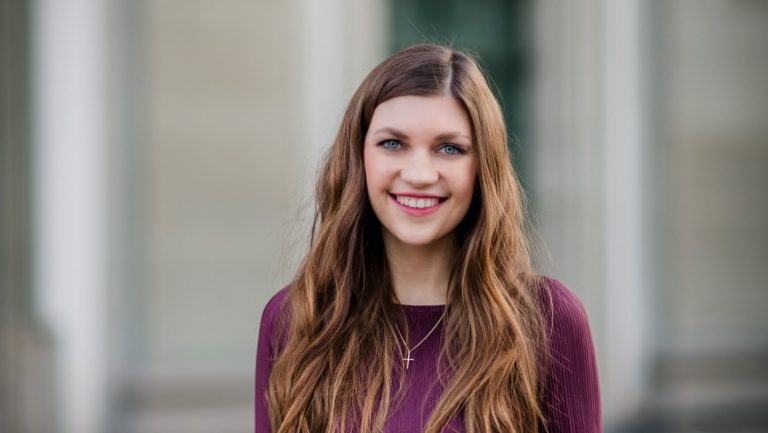 Porträtbild Jacqueline Straub